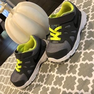Nike Toddler boy sneakers